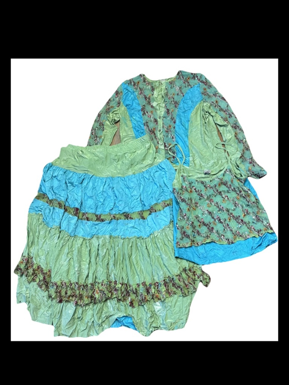 Indies Paris Woman  rare 3 set beautiful  in great condition size 6